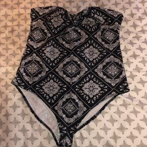 5/$25 Forever 21 tube top printed bodysuit